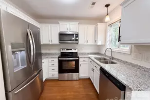 10526 Glory Meadow Ct, Charlotte, NC 28278 - Photo 2