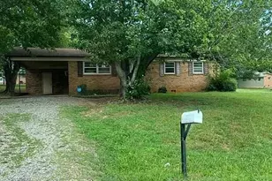 1921 Cunningham Dr, Statesville, NC 28625 - Photo 2