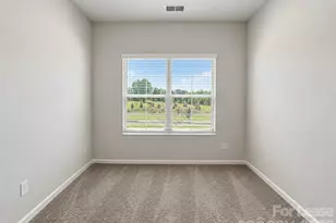 6528 Harlech St, Charlotte, NC 28269 - Photo 16