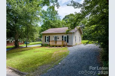 1586 3rd Street Drive NE, Hickory, NC 28601 - Photo 2