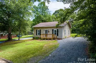 1586 3rd St Dr NE, Hickory, NC 28601 - Photo 2