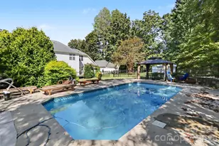 1233 Waterford Rd, Lincolnton, NC 28092 - Photo 2