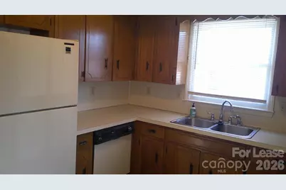 114 5th Avenue NE #B, Conover, NC 28613 - Photo 4