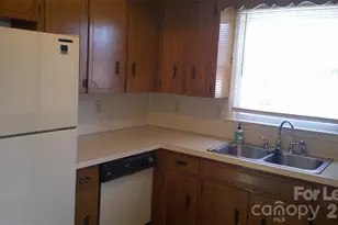114 5th Ave NE, Conover, NC 28613 - Photo 4