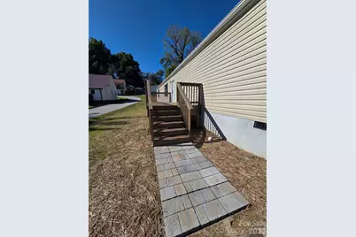 155 Fourth C Street, Marion, NC 28752 - Photo 6