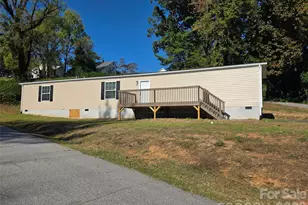 155 4th C St, Marion, NC 28752 - Photo 2