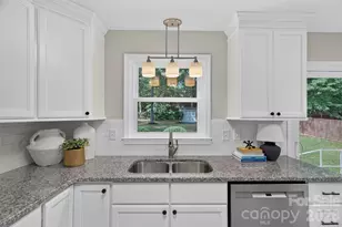 3918 Rhodes Ave, Charlotte, NC 28210 - Photo 18
