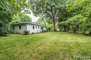 1301 N Sharon Amity Rd, Charlotte, NC 28211 - Photo 22