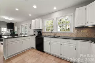 421 Halliwell St, Charlotte, NC 28262 - Photo 22