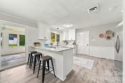 803 E 24th Street, Newton, NC 28658 - Photo 10