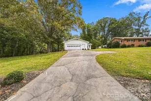 803 E 24th St, Newton, NC 28658 - Photo 24