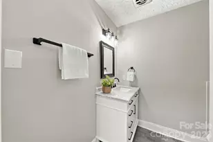 803 E 24th St, Newton, NC 28658 - Photo 22