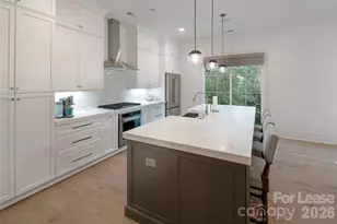 1708 Lombardy Cir, Charlotte, NC 28203 - Photo 8