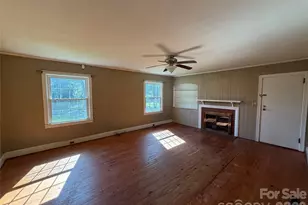 907 S South St, Gastonia, NC 28052 - Photo 10