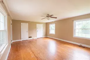 907 S South St, Gastonia, NC 28052 - Photo 12
