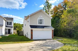 2727 Valley Ct, Charlotte, NC 28273 - Photo 2