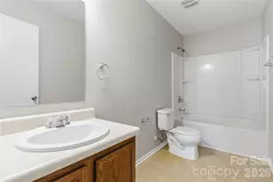 6215 Woodland Commons Dr, Charlotte, NC 28269 - Photo 18