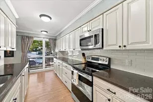 5805 Sharon Rd, Charlotte, NC 28210 - Photo 4