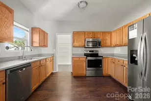 3642 Charterhall Ln, Charlotte, NC 28215 - Photo 8