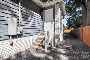 2233 Highland St, Charlotte, NC 28208 - Photo 2
