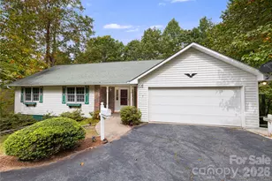 103 Tarragon Pl, Flat Rock, NC 28731 - Photo 2
