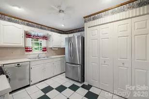 103 Tarragon Pl, Flat Rock, NC 28731 - Photo 12