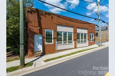 313 Main Avenue NE, Hickory, NC 28601 - Photo 1