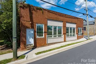 313 Main Ave NE, Hickory, NC 28601 - Photo 1