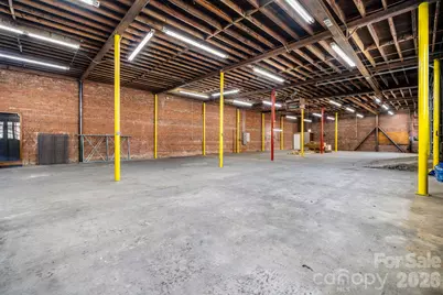 313 Main Avenue NE, Hickory, NC 28601 - Photo 16
