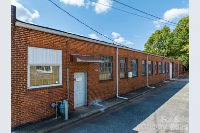 313 Main Avenue NE, Hickory, NC 28601 - Photo 4