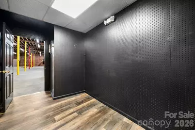 313 Main Avenue NE, Hickory, NC 28601 - Photo 36