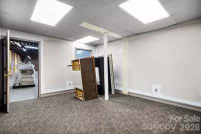 313 Main Avenue NE, Hickory, NC 28601 - Photo 8