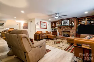 301 Pinkney St, Shelby, NC 28150 - Photo 6