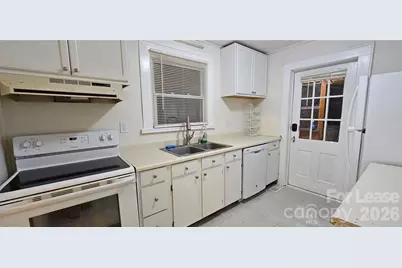 1012 8th Street NE, Hickory, NC 28601 - Photo 6