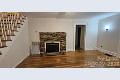 1012 8th Street NE, Hickory, NC 28601 - Photo 2