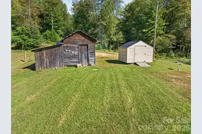 2805 H T Road, Lenoir, NC 28645 - Photo 36