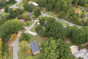 203 Crestview Dr, Thomasville, NC 27360 - Photo 6