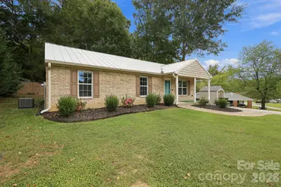 203 Crestview Drive, Thomasville, NC 27360 - Photo 4