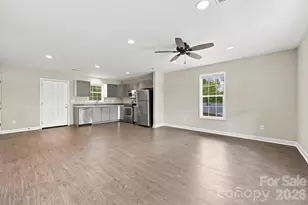 203 Crestview Dr, Thomasville, NC 27360 - Photo 14
