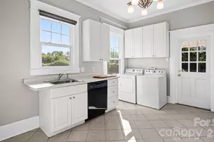 605 Oakland Ave, Charlotte, NC 28204 - Photo 12