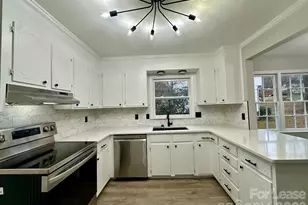 1401 Longbrook Dr, Charlotte, NC 28270 - Photo 6