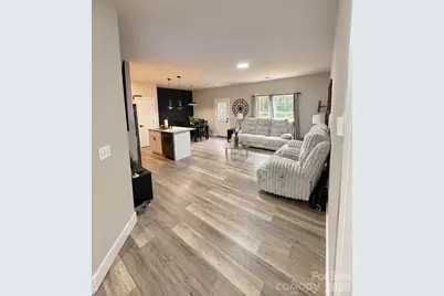 1346 39th Street Circle SW, Hickory, NC 28602 - Photo 6