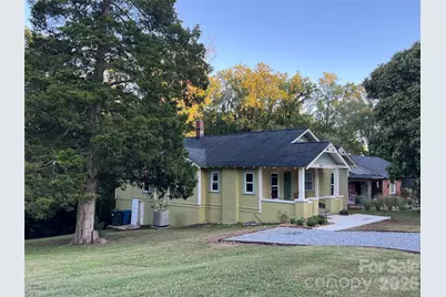 411 4th Street SE, Hickory, NC 28602 - Photo 2