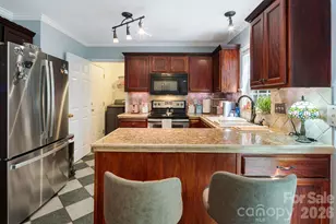 137 Wiltshire Cir, Fletcher, NC 28732 - Photo 12