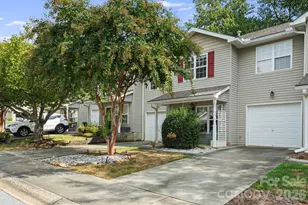 137 Wiltshire Cir, Fletcher, NC 28732 - Photo 2