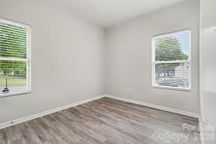 2655 Meadow Knoll Dr, Charlotte, NC 28269 - Photo 18