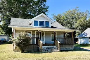 302 33rd St SW, Hickory, NC 28602 - Photo 2
