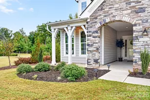 201 Picasso Ln, Mount Holly, NC 28120 - Photo 2
