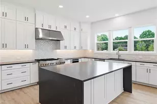 1006 Sophie Ln, Waxhaw, NC 28173 - Photo 2