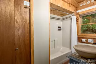 375 Daly Dr, Clyde, NC 28721 - Photo 18